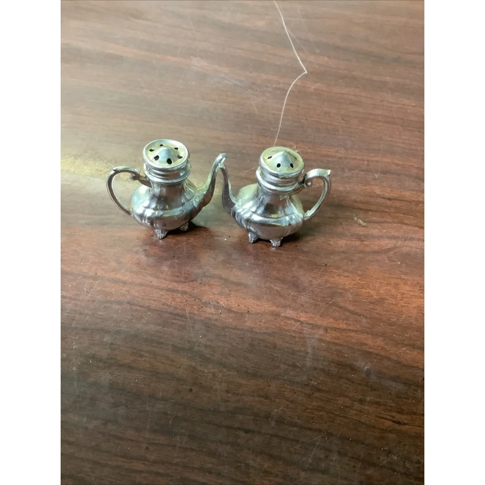 Vintage Souvenir Salt & Pepper Shakers Georgia